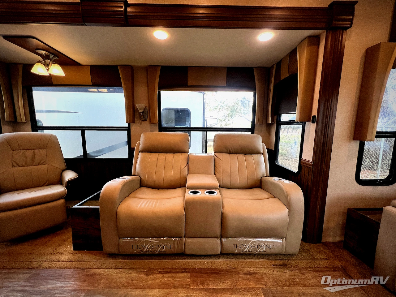 2016 Forest River Cardinal 3850RL Photo 8