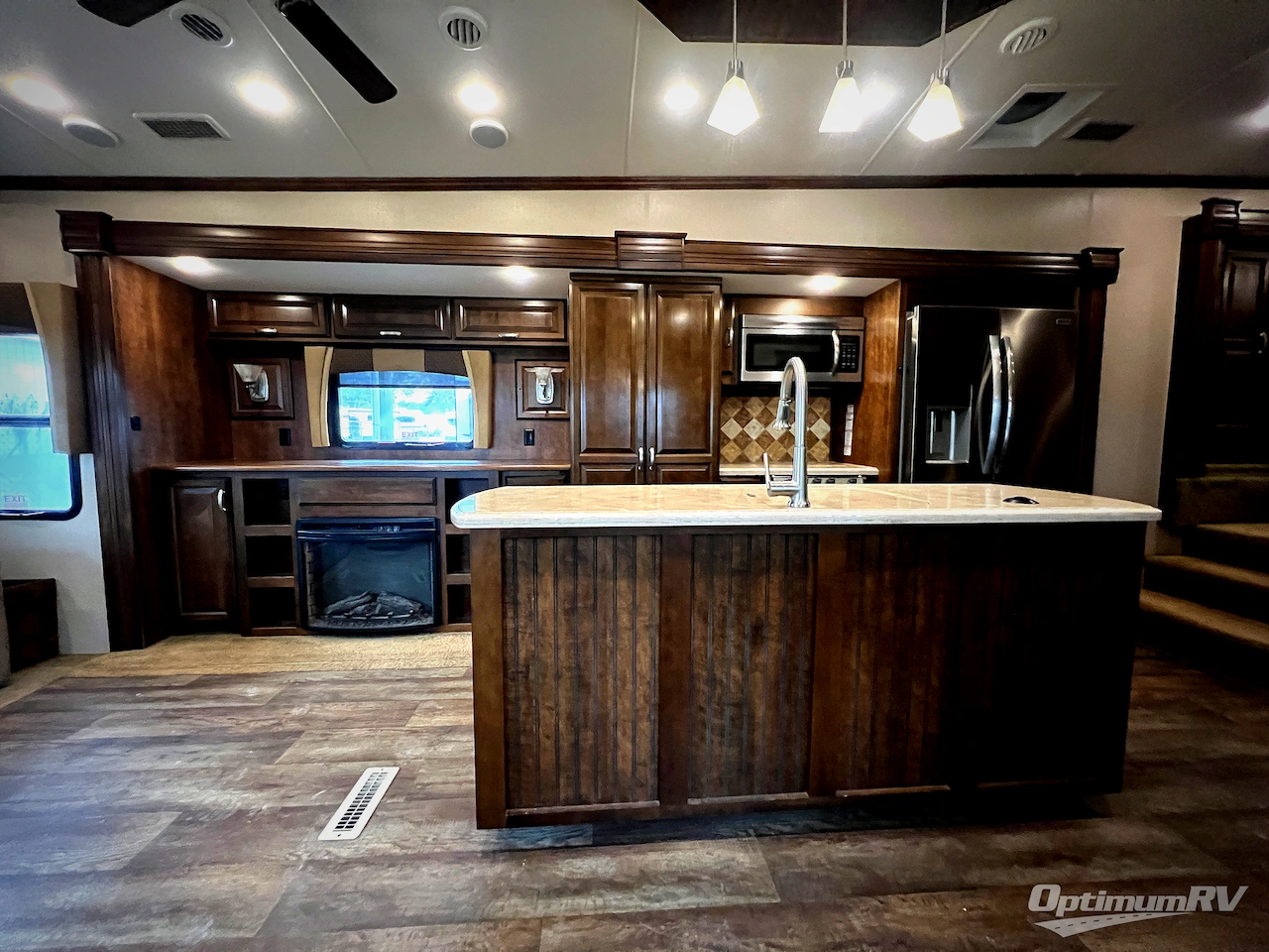 2016 Forest River Cardinal 3850RL Photo 10