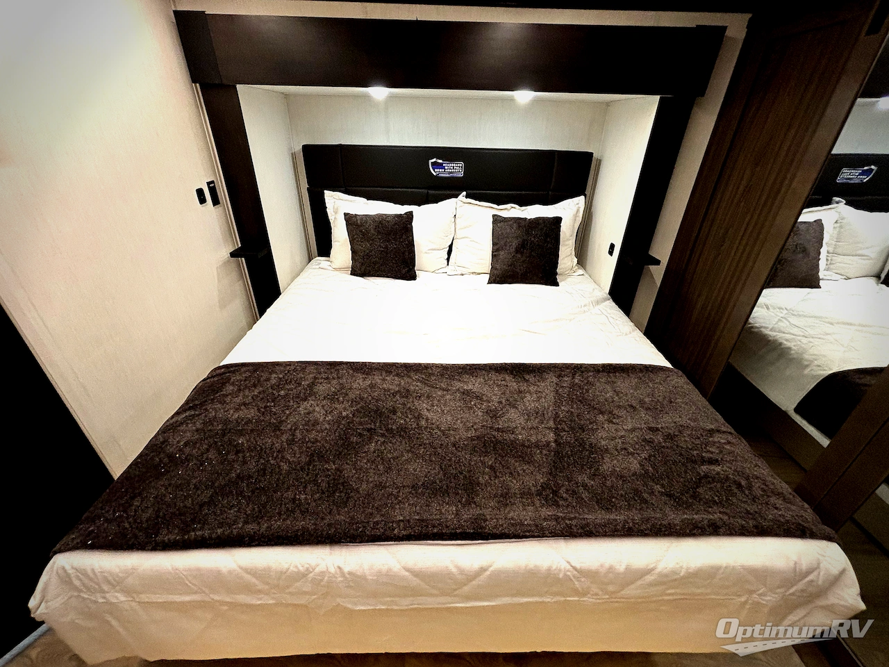 2026 Forest River Vengeance Rogue Armored 4015 Photo 9