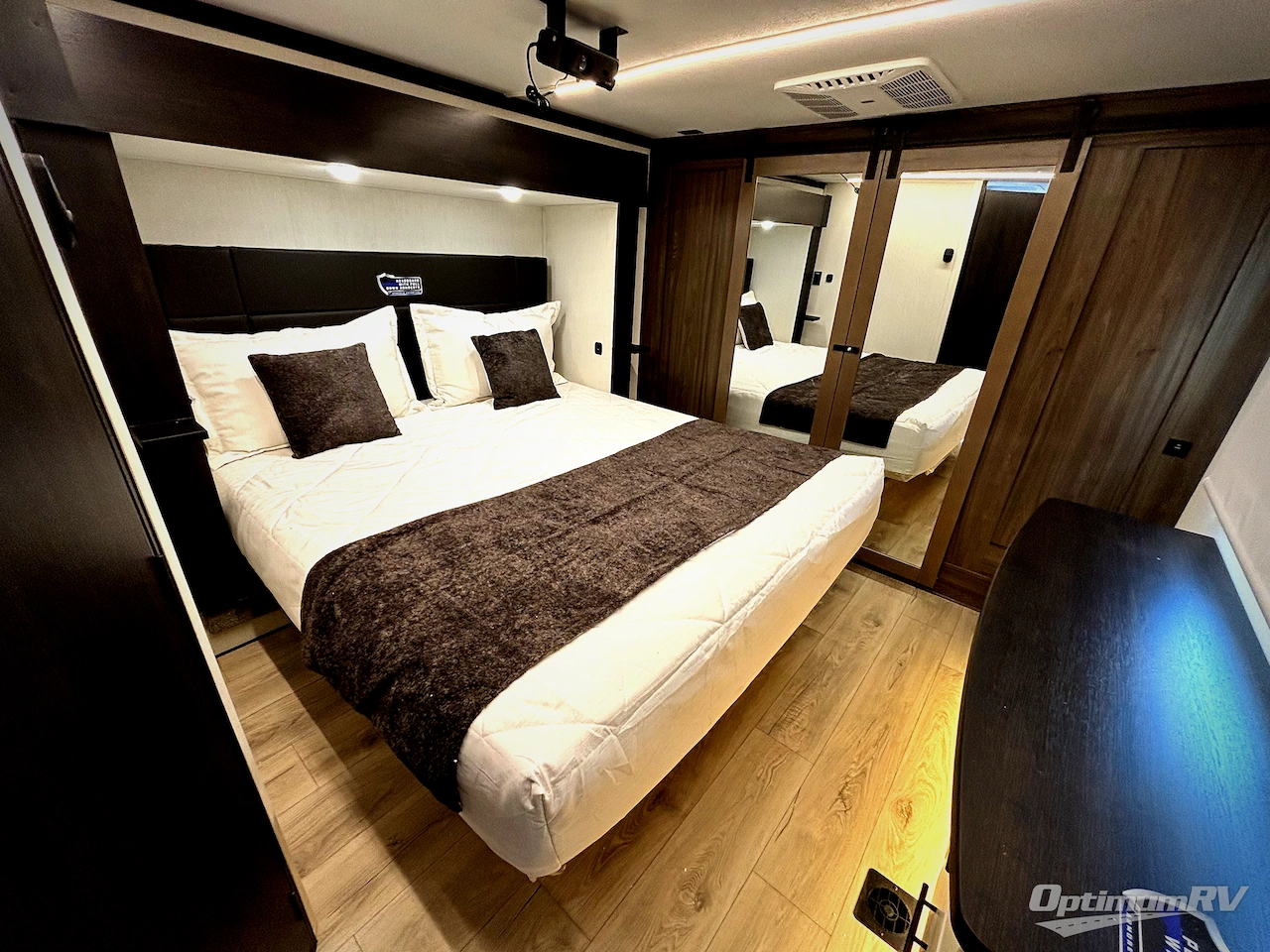 2026 Forest River Cherokee Rogue Armored 4015 Photo 8