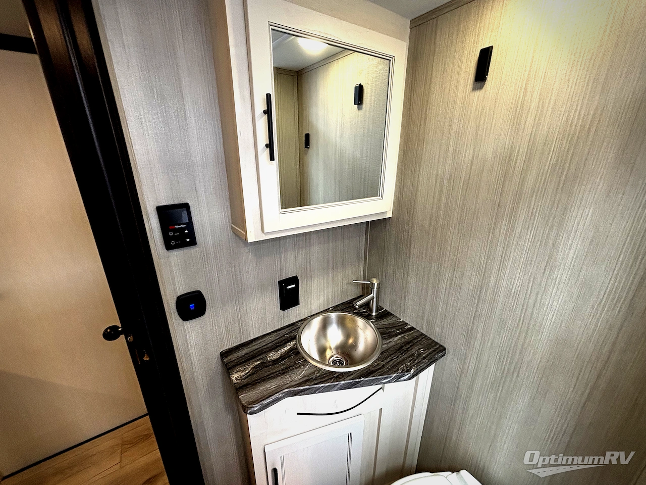 2026 Forest River Cherokee Rogue Armored 4015 Photo 13