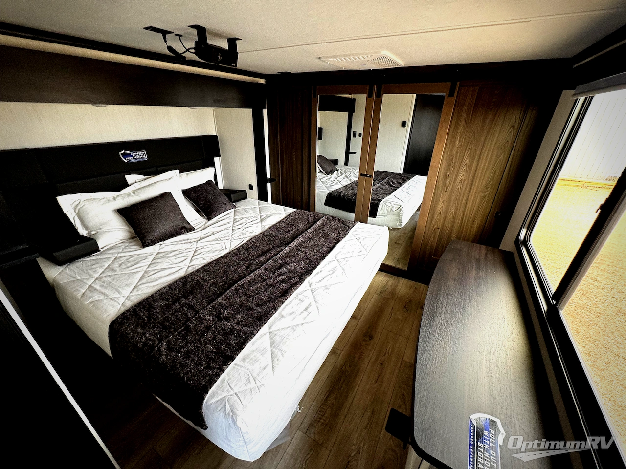 2026 Forest River Cherokee Rogue Armored 4015 Photo 7