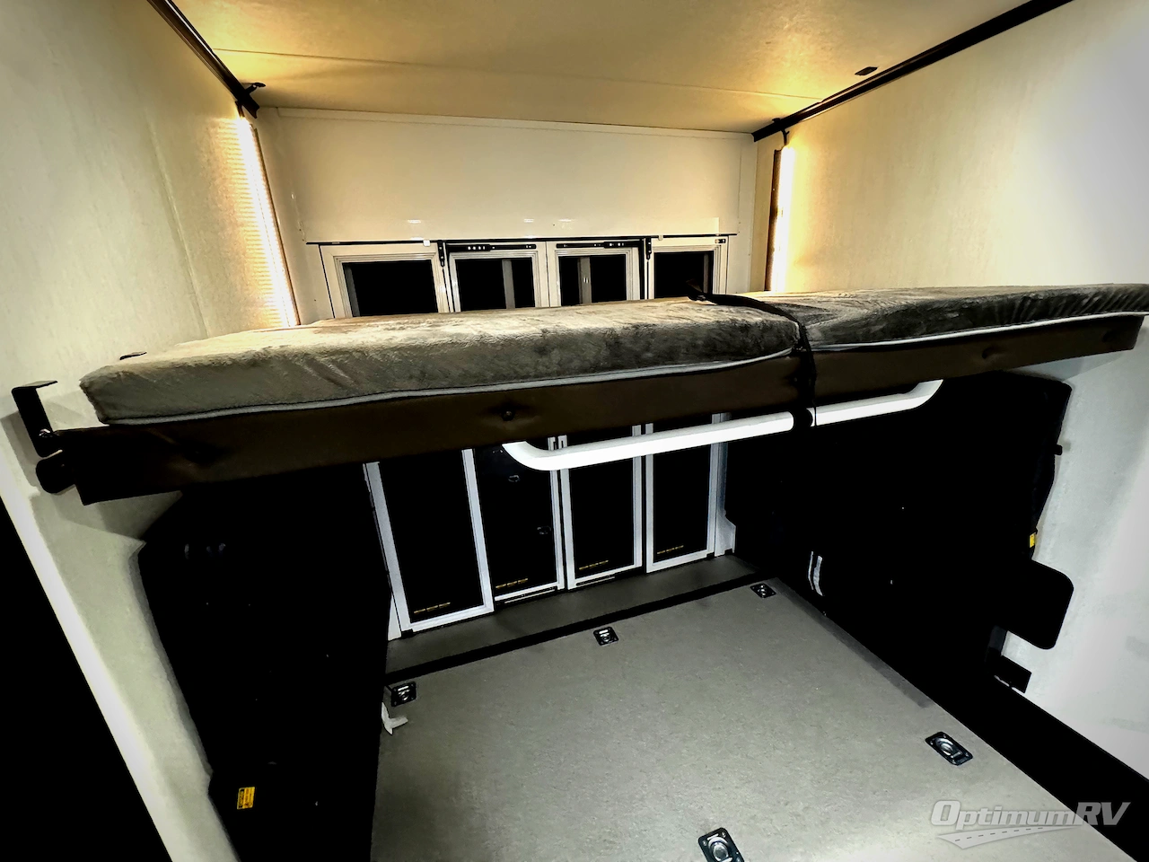 2026 Forest River Cherokee Rogue Armored 4015 Photo 15