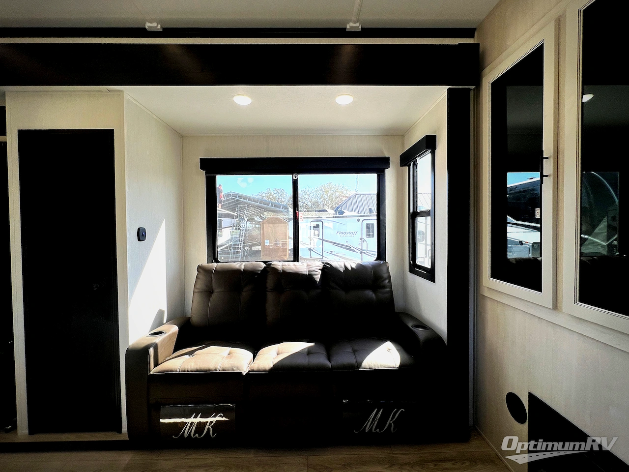 2026 Forest River Cherokee Rogue Armored 4015 Photo 6