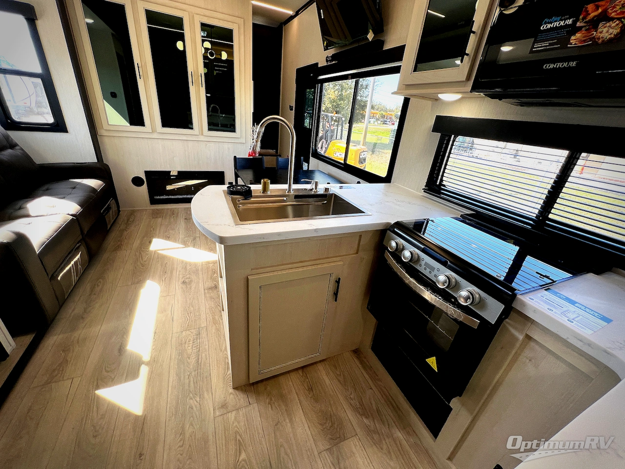 2026 Forest River Cherokee Rogue Armored 4015 Photo 11