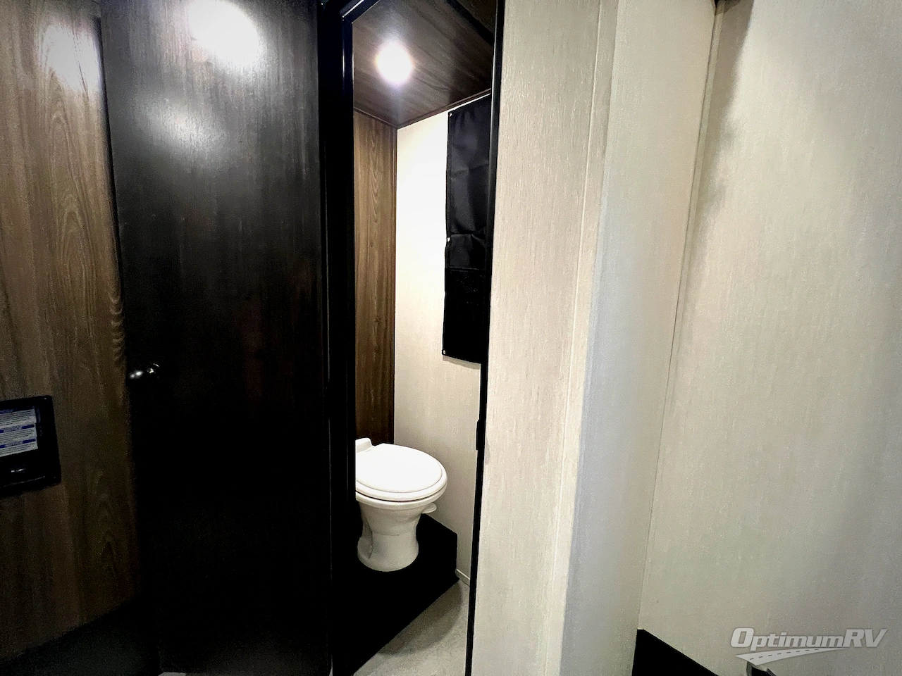 2026 Forest River Cherokee Rogue Armored 4015 Photo 16