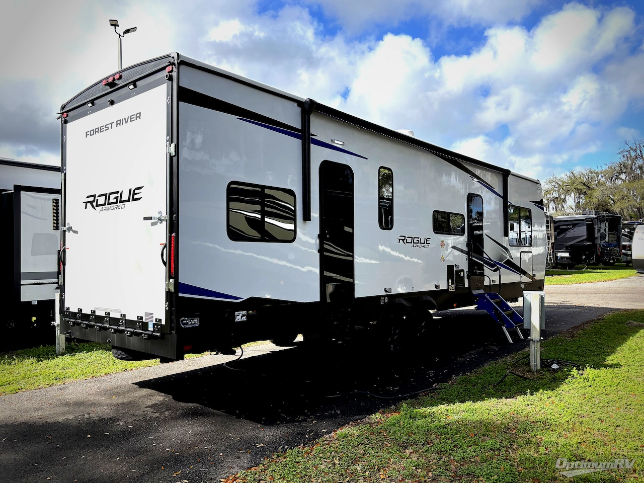 2026 Forest River Cherokee Rogue Armored 32L132 Photo 2