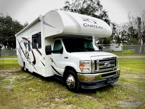 Used 2022 Thor Chateau 27R Featured Photo