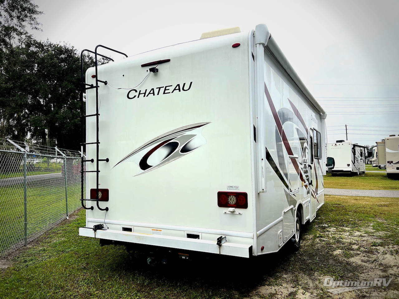 2022 Thor Chateau 27R Photo 3