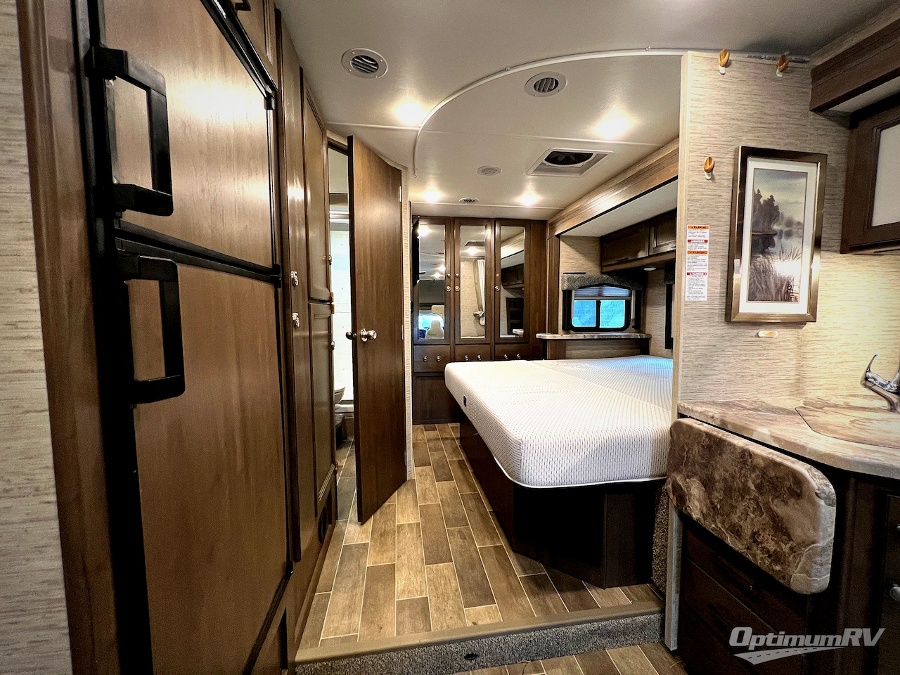 2022 Thor Chateau 27R Photo 16