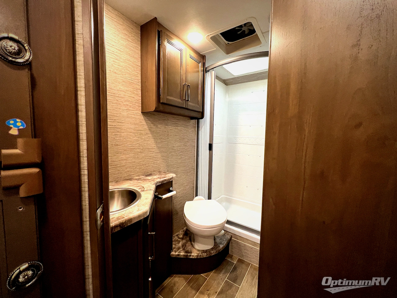 2022 Thor Chateau 27R Photo 18