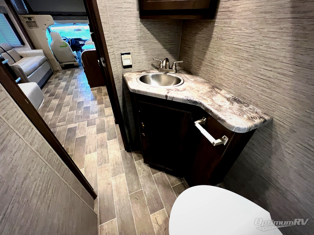 2022 Thor Chateau 27R Photo 19