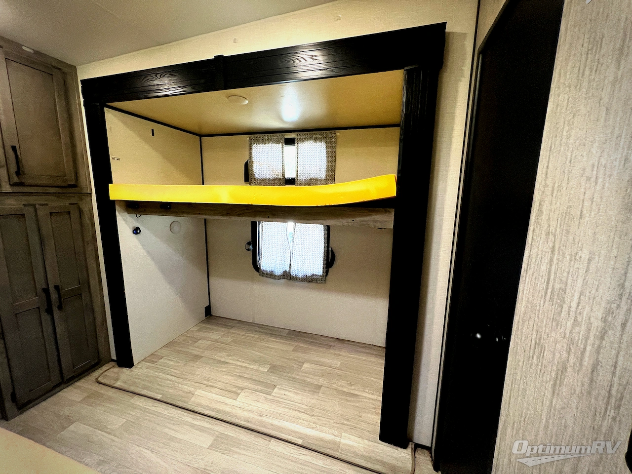 2023 KZ Durango D348BHF Photo 15