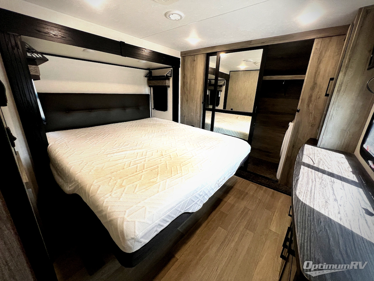 2023 KZ Durango D348BHF Photo 17