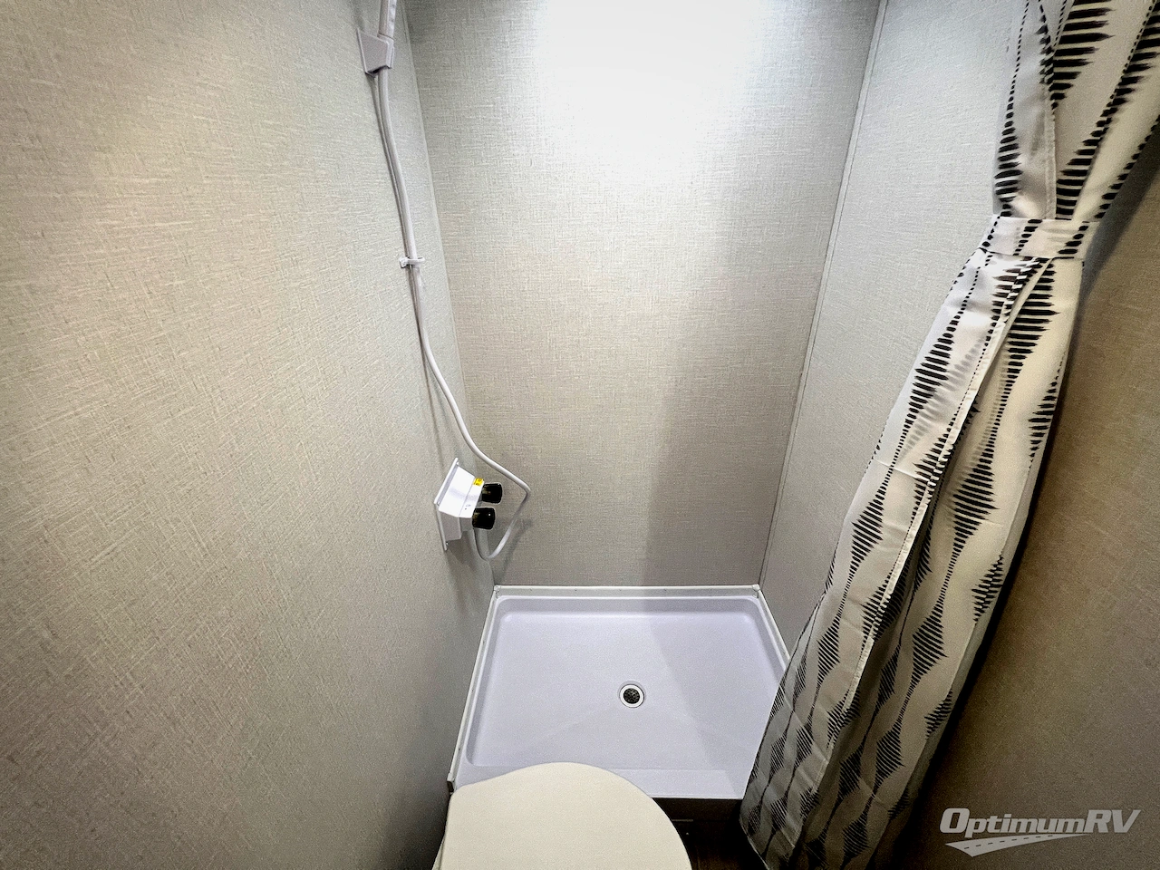 2026 Forest River Wildwood FSX LE 174DBLE Photo 15