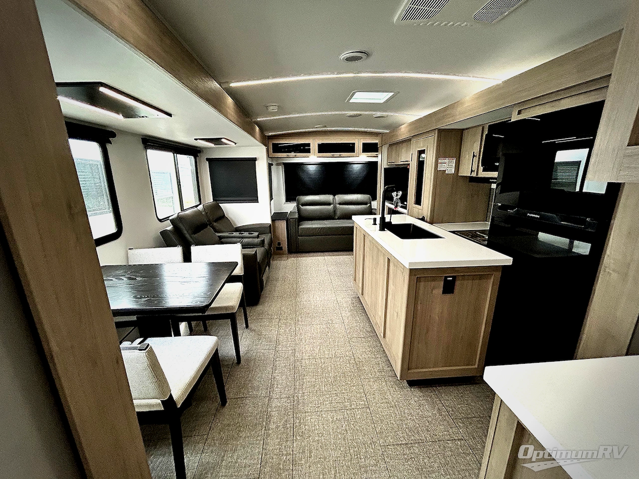 2025 Grand Design Imagine 2970RL Photo 4