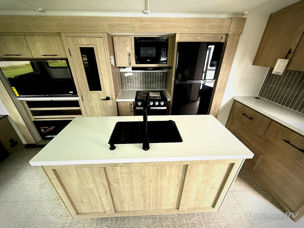 2025 Grand Design Imagine 2970RL Photo 9