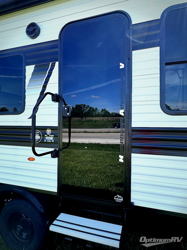 2026 Grand Design Momentum MAV 27MAV Photo 6