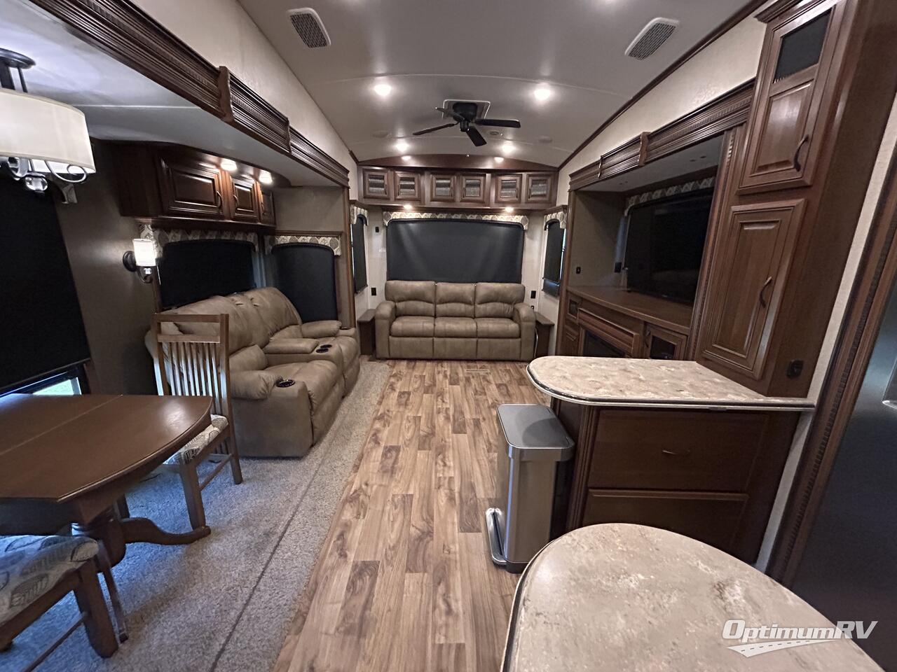 2016 Jayco Pinnacle 36RSQS Photo 2