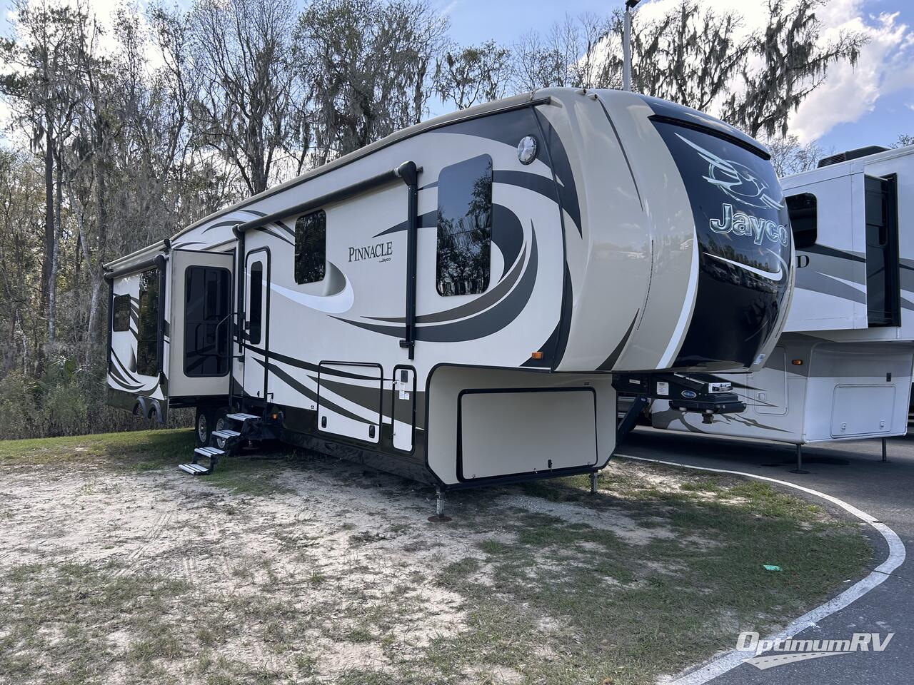 2016 Jayco Pinnacle 36RSQS Photo 1