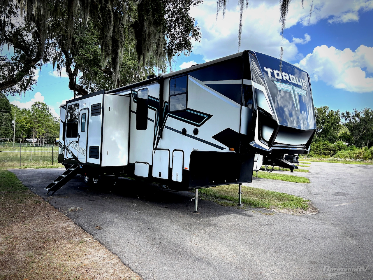 2023 Heartland Torque 350 Photo 1
