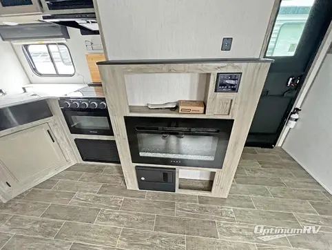 2021 Forest River Cherokee Alpha Wolf 22SW-L RV Photo 4