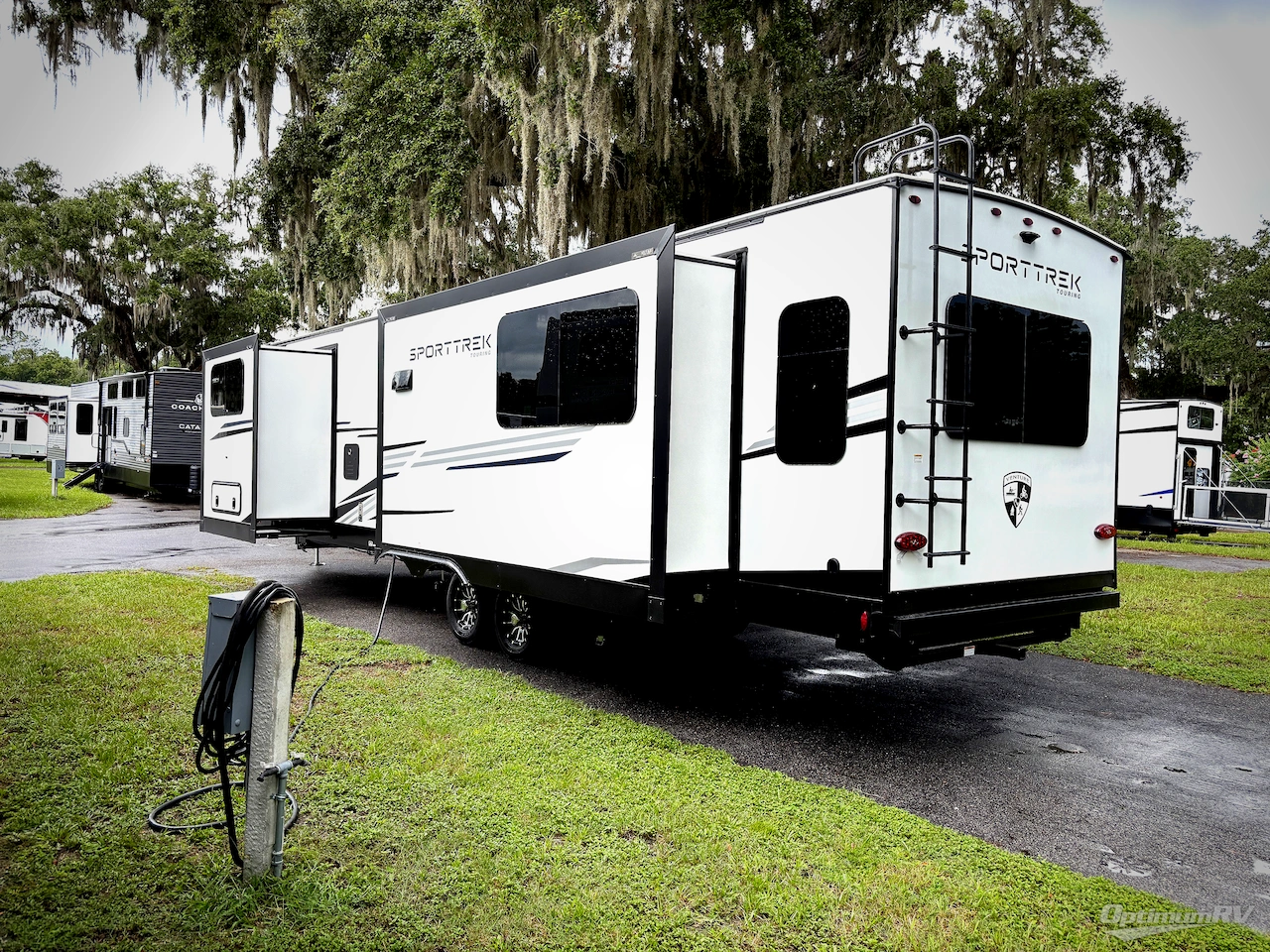 2027 Venture SportTrek Touring Edition STT343VIK Photo 3