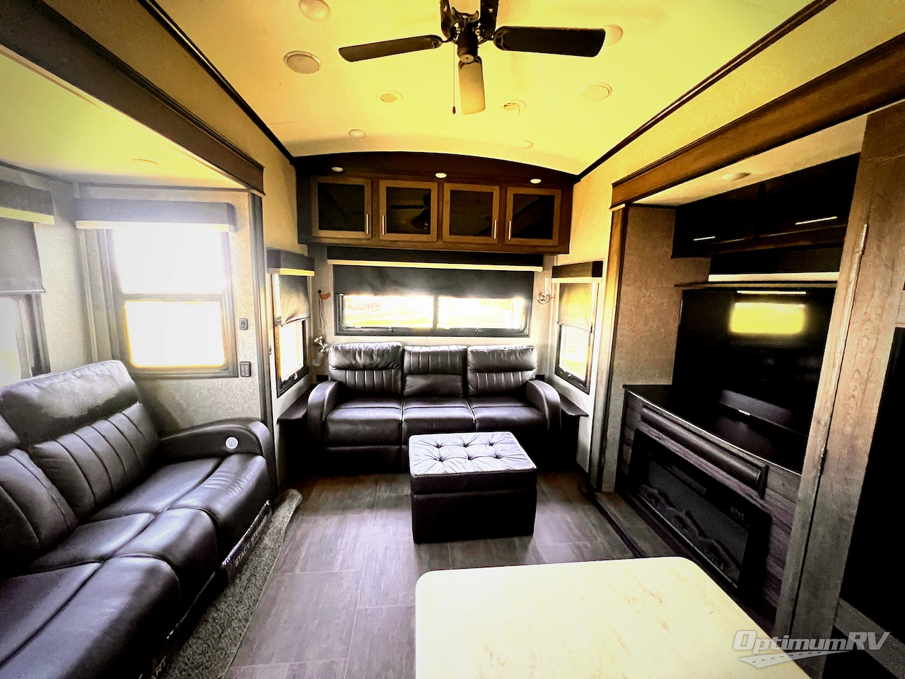 2020 Jayco North Point 377RLBH Photo 7