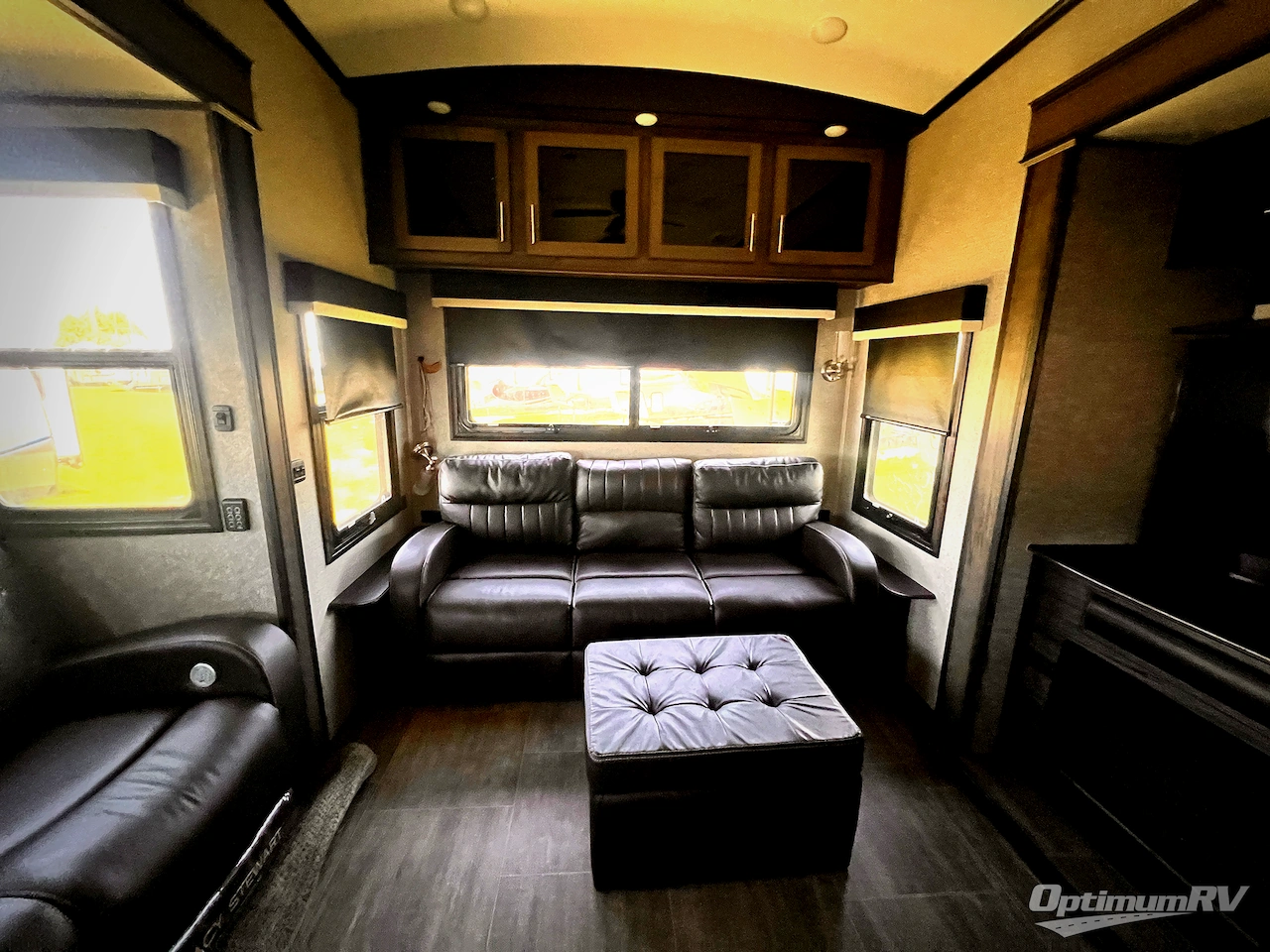 2020 Jayco North Point 377RLBH Photo 9