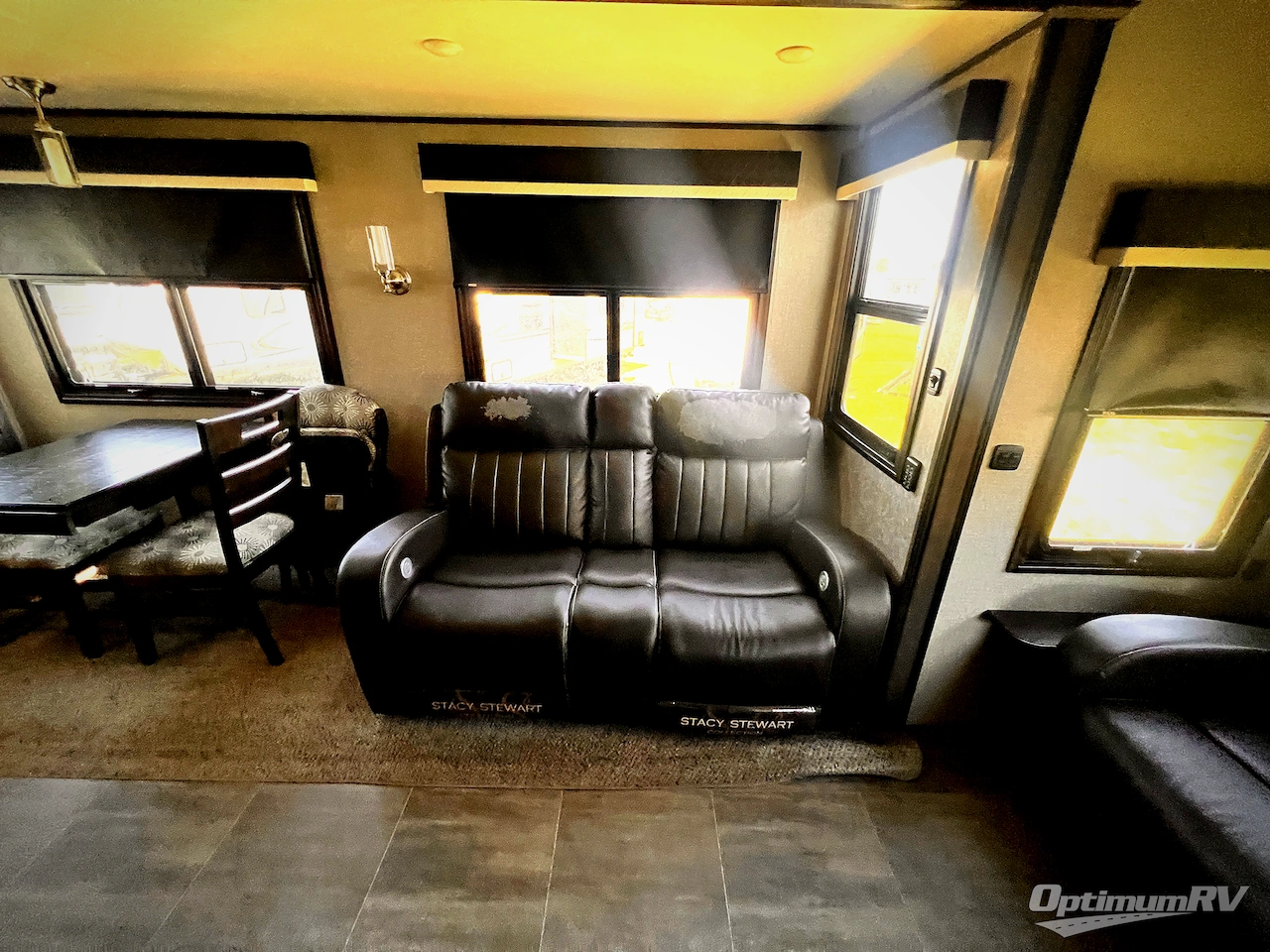 2020 Jayco North Point 377RLBH Photo 10