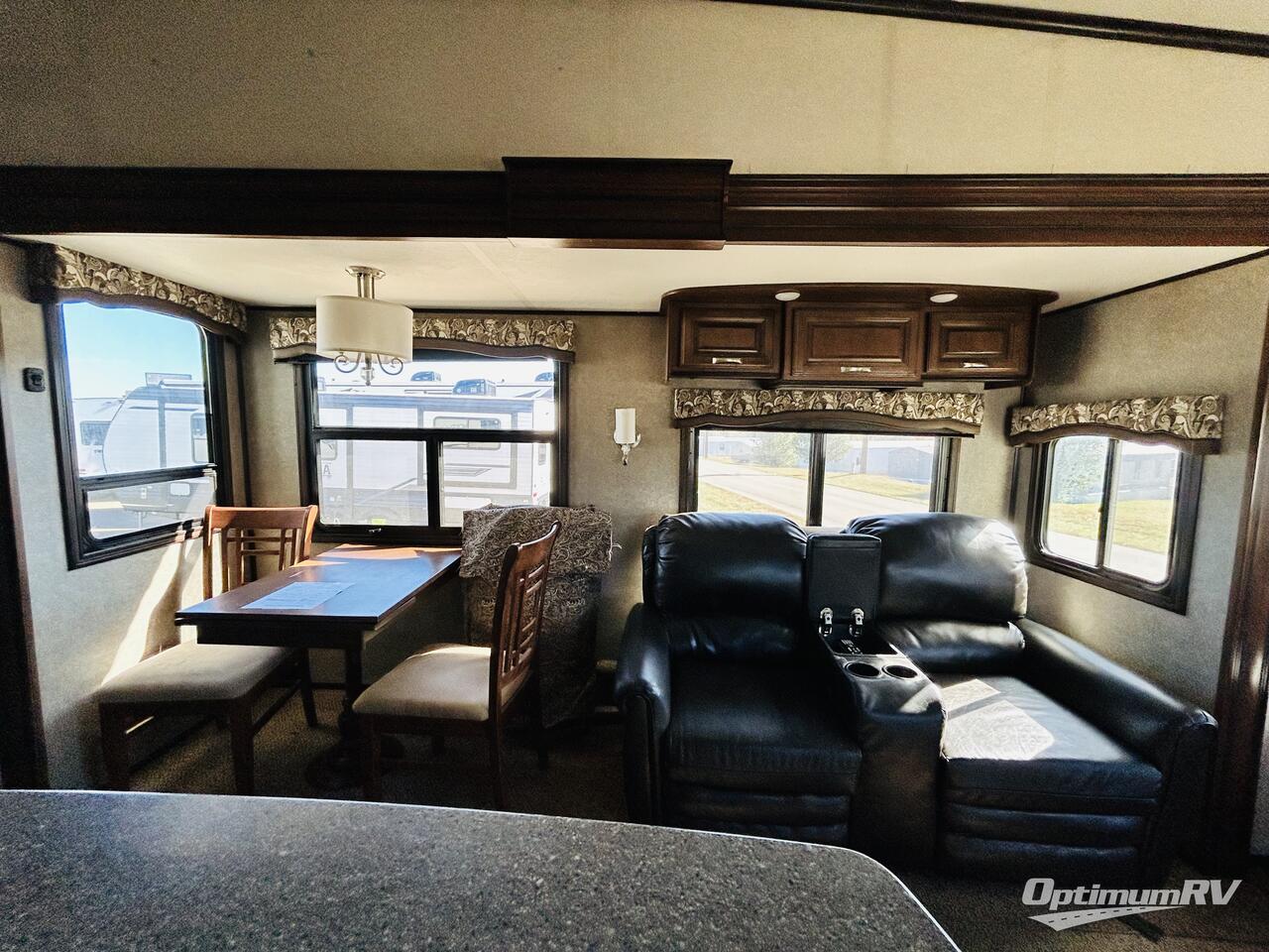 2017 Jayco North Point 377RLBH Photo 7