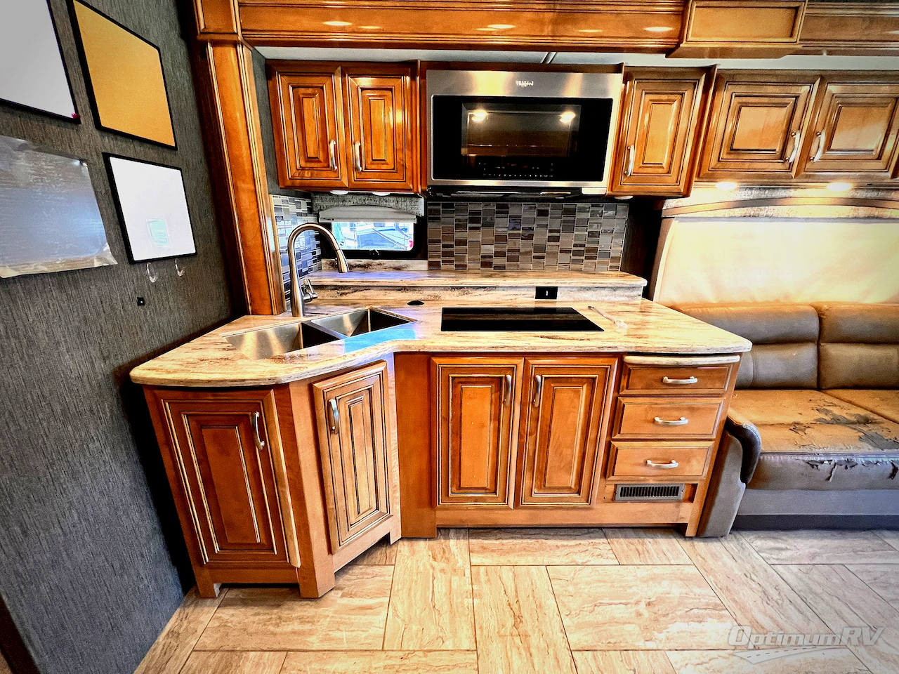 2019 Thor Aria 4000 Photo 10
