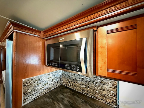 2016 Winnebago Forza 36G RV Photo 2