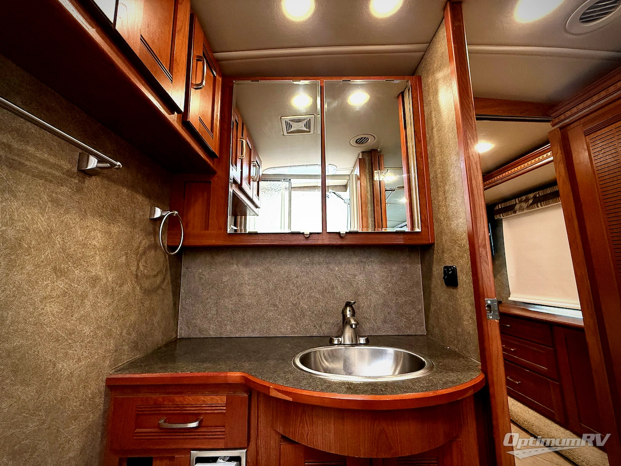 2016 Winnebago Forza 36G Photo 14