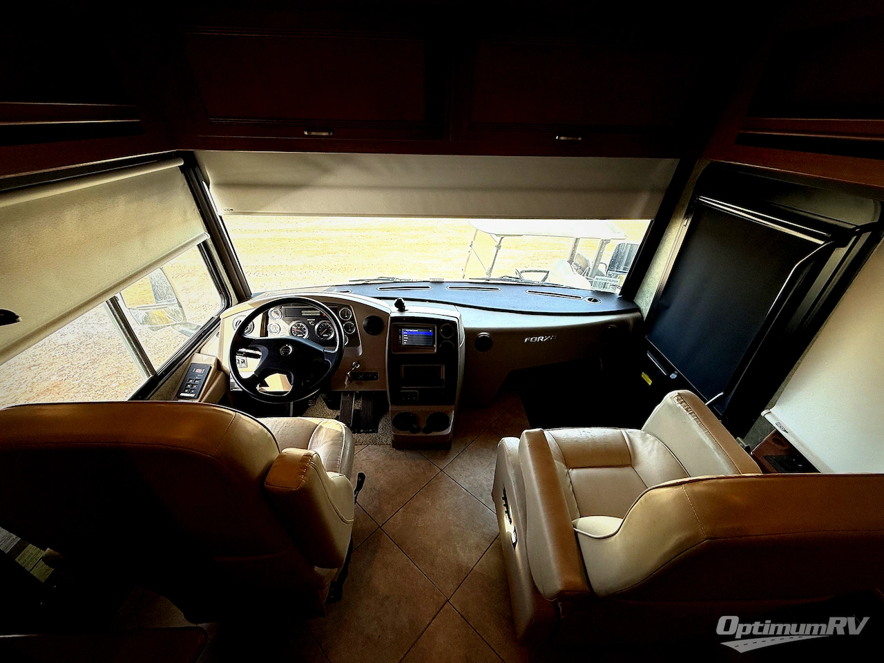 2016 Winnebago Forza 36G Photo 21