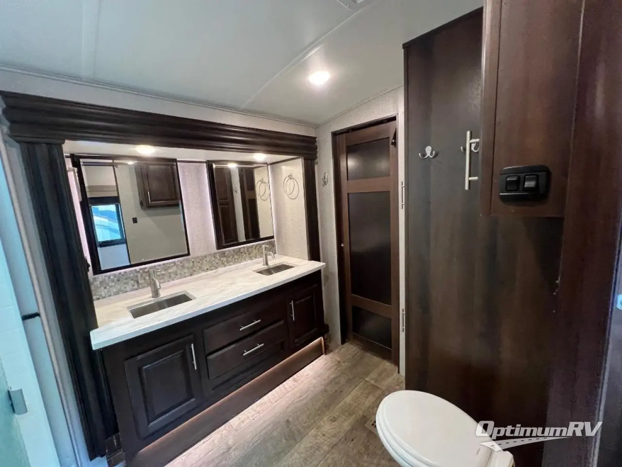 2019 Jayco North Point 381DLQS Photo 9