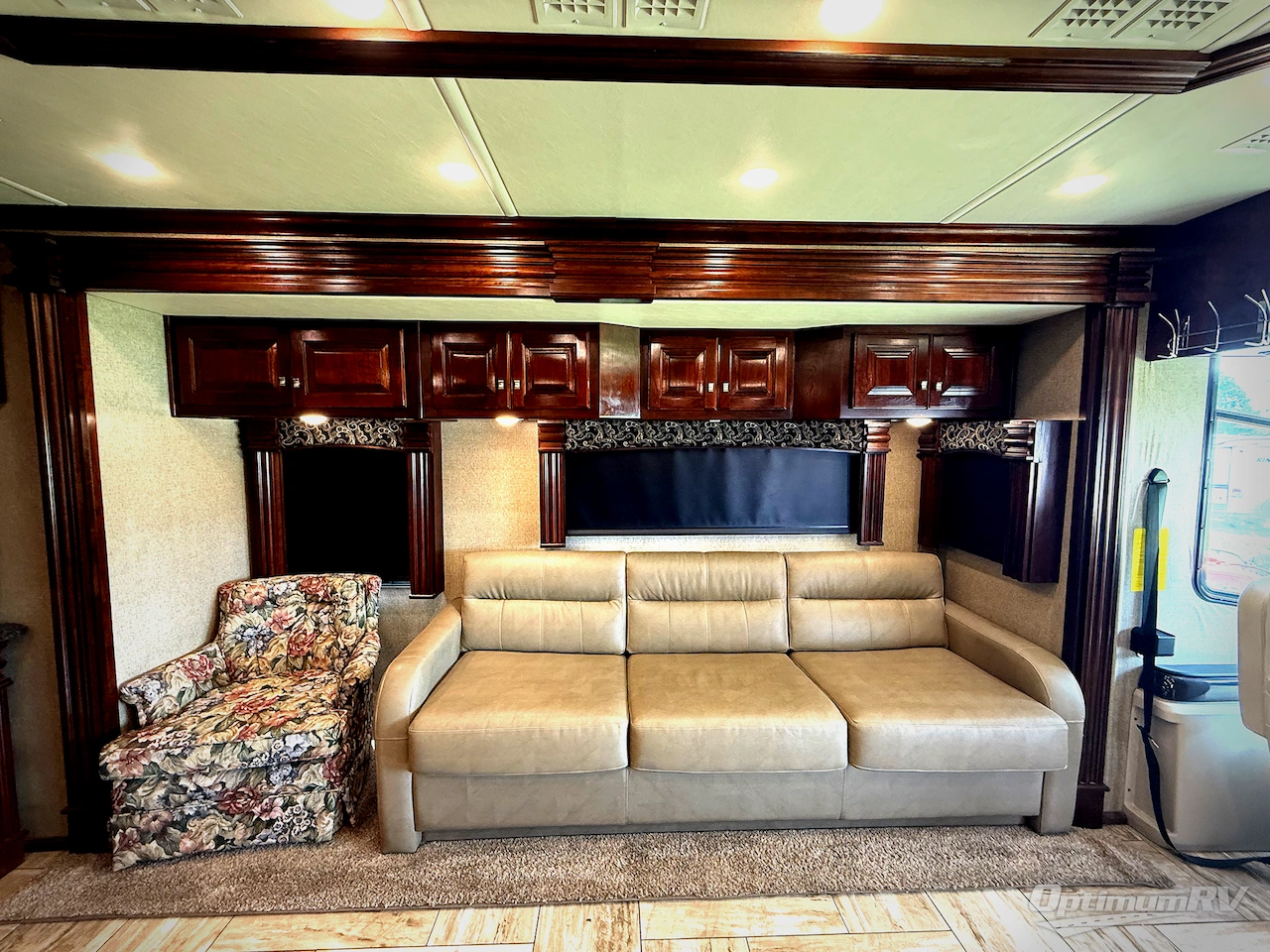 2018 Fleetwood Discovery 39F Photo 6
