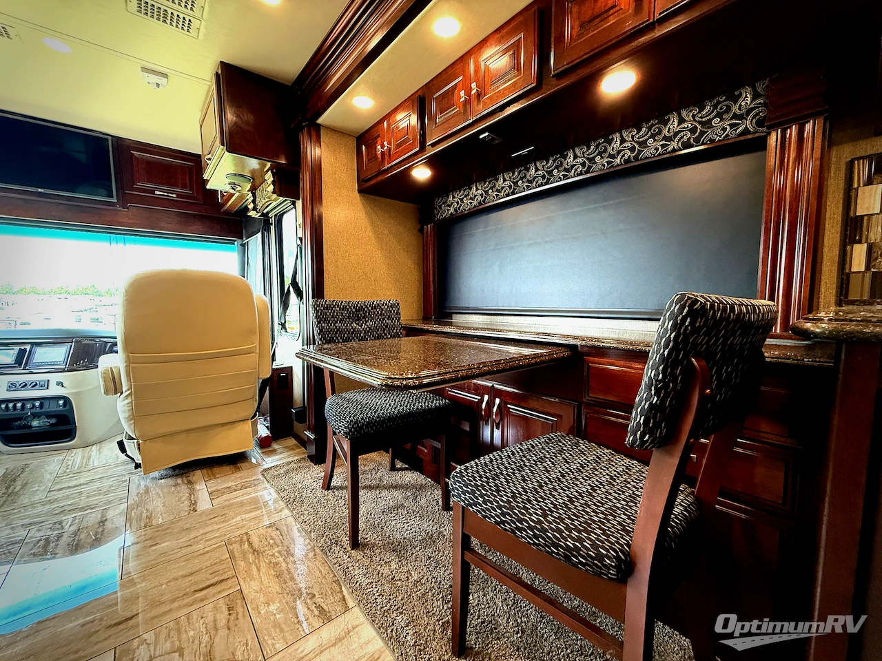 2018 Fleetwood Discovery 39F Photo 8