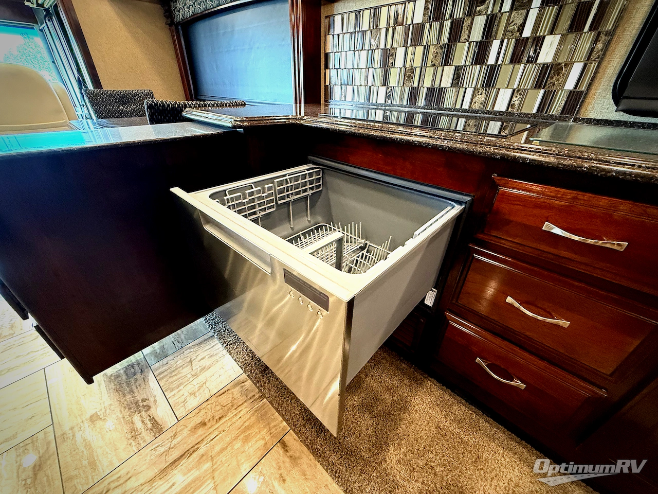 2018 Fleetwood Discovery 39F Photo 10