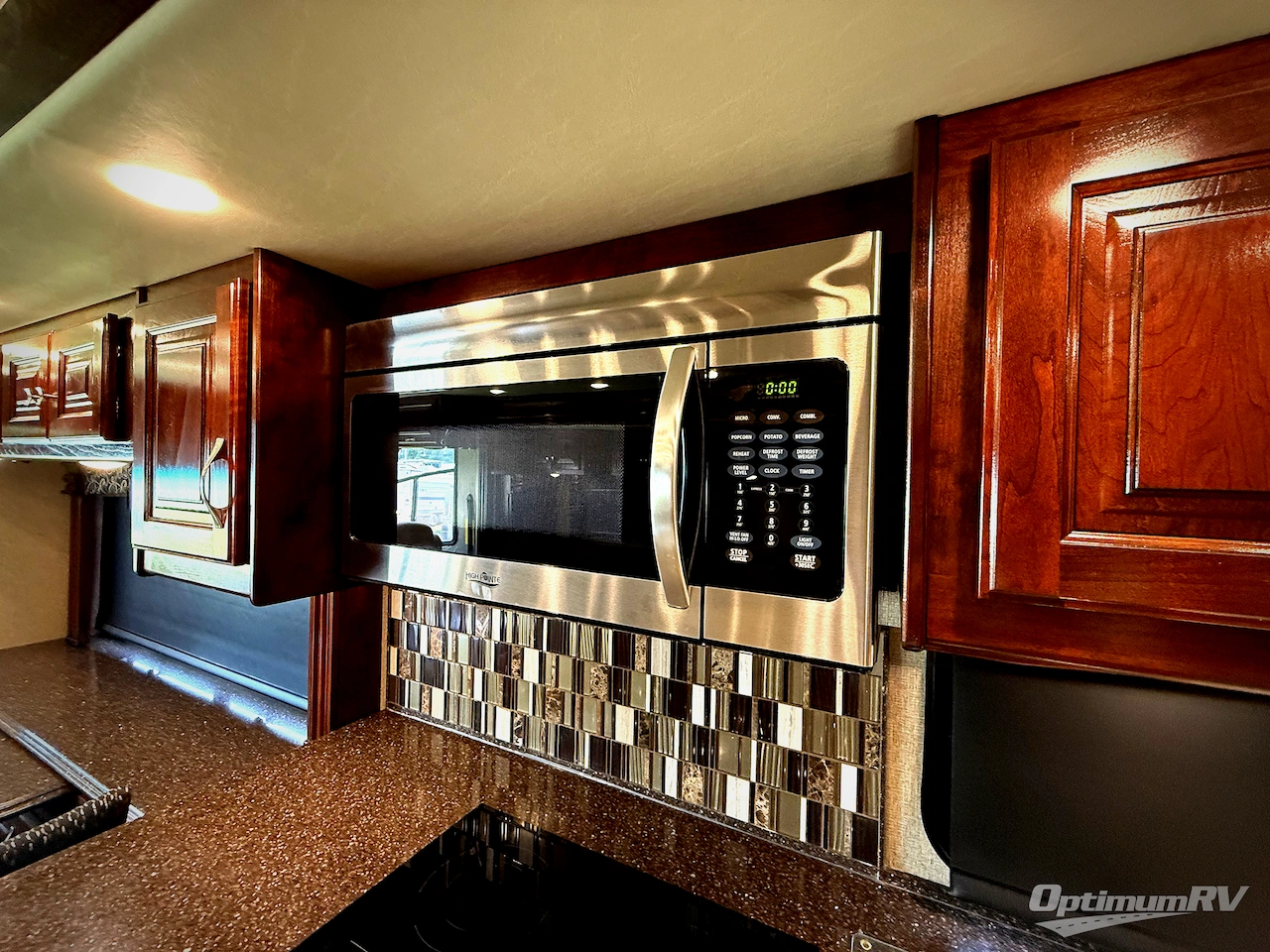 2018 Fleetwood Discovery 39F Photo 13