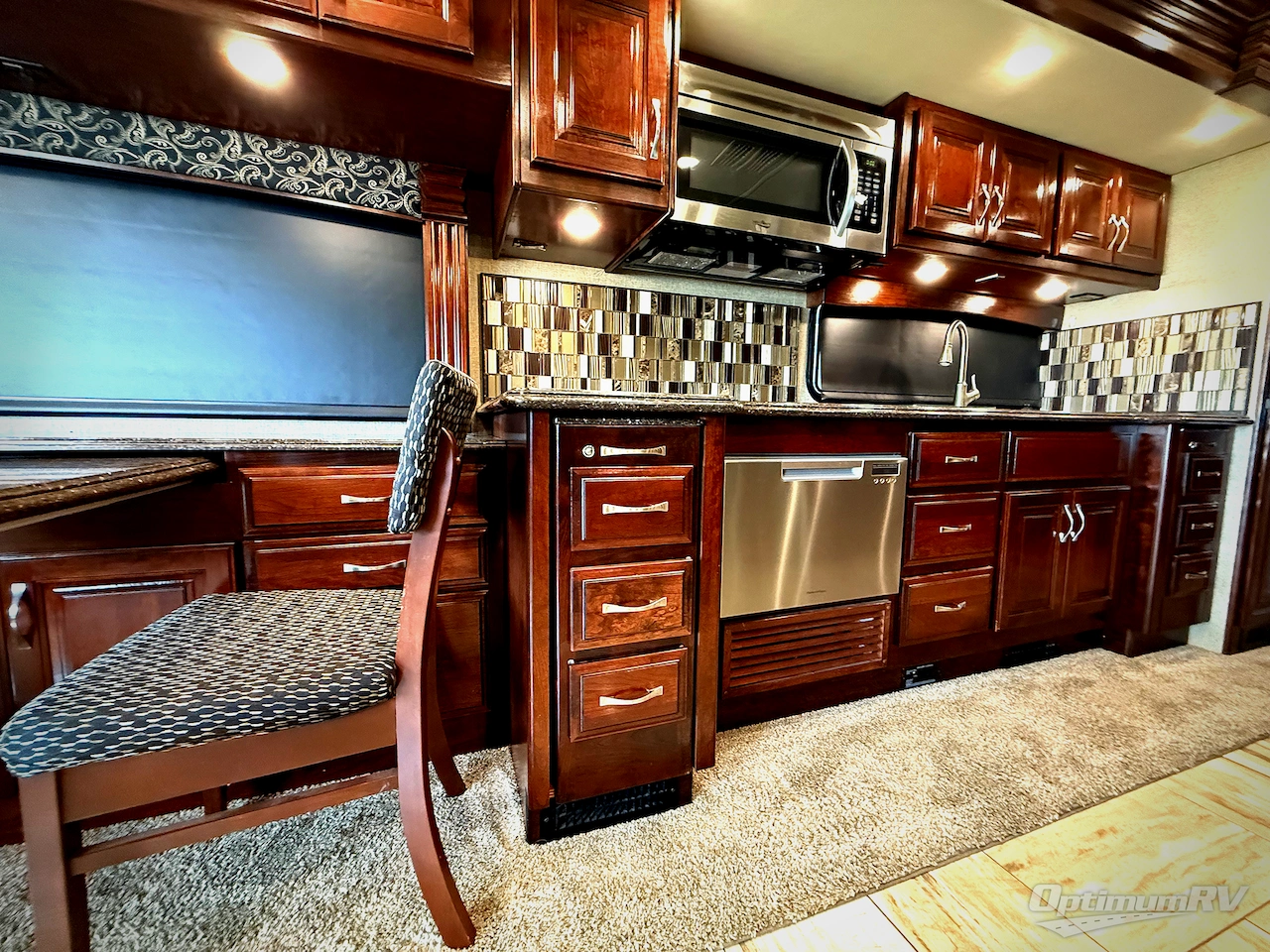 2018 Fleetwood Discovery 39F Photo 15