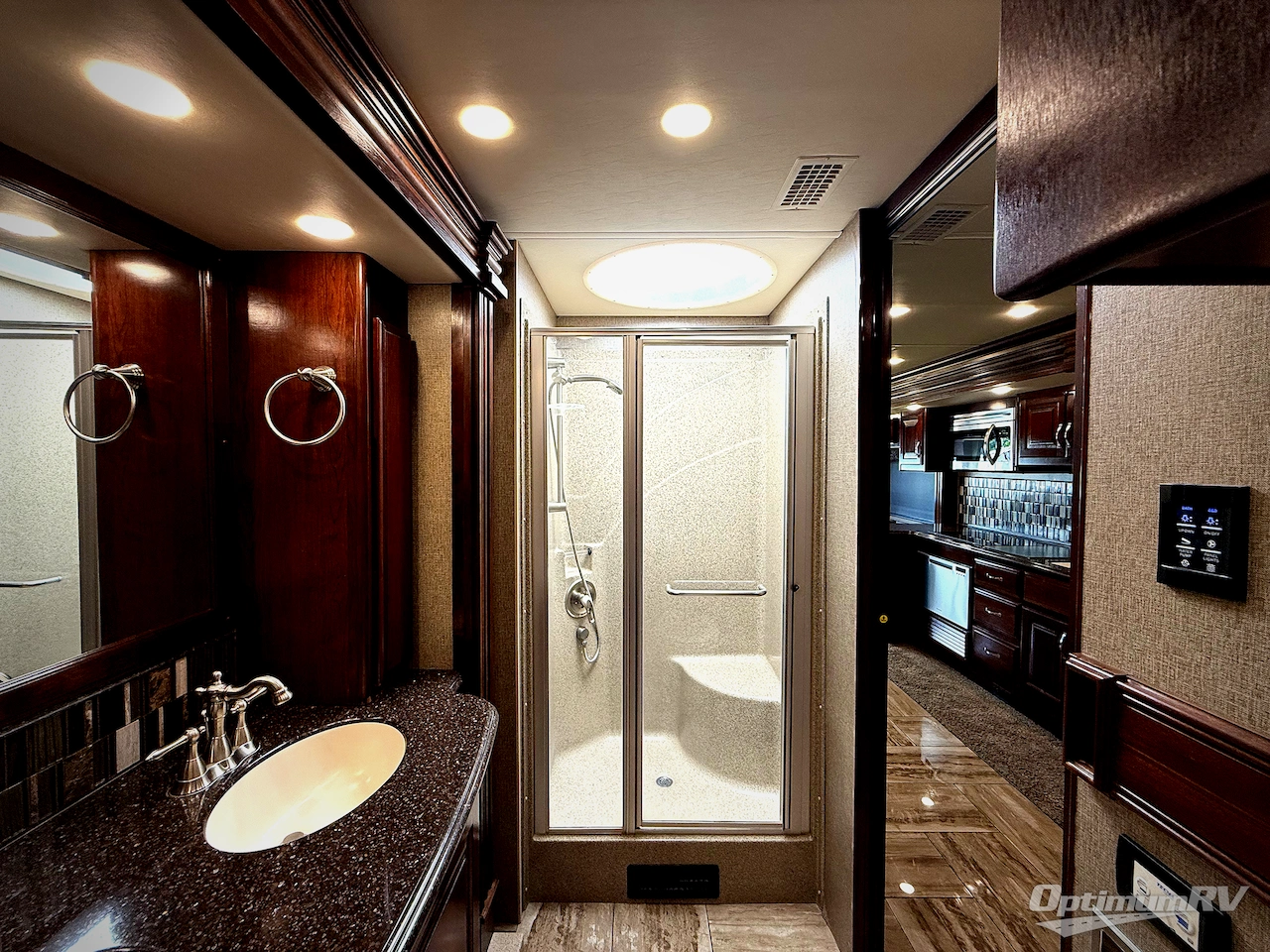 2018 Fleetwood Discovery 39F Photo 18