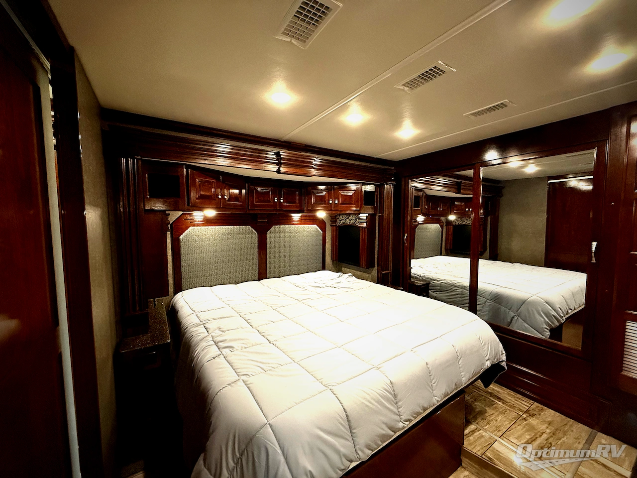 2018 Fleetwood Discovery 39F Photo 20