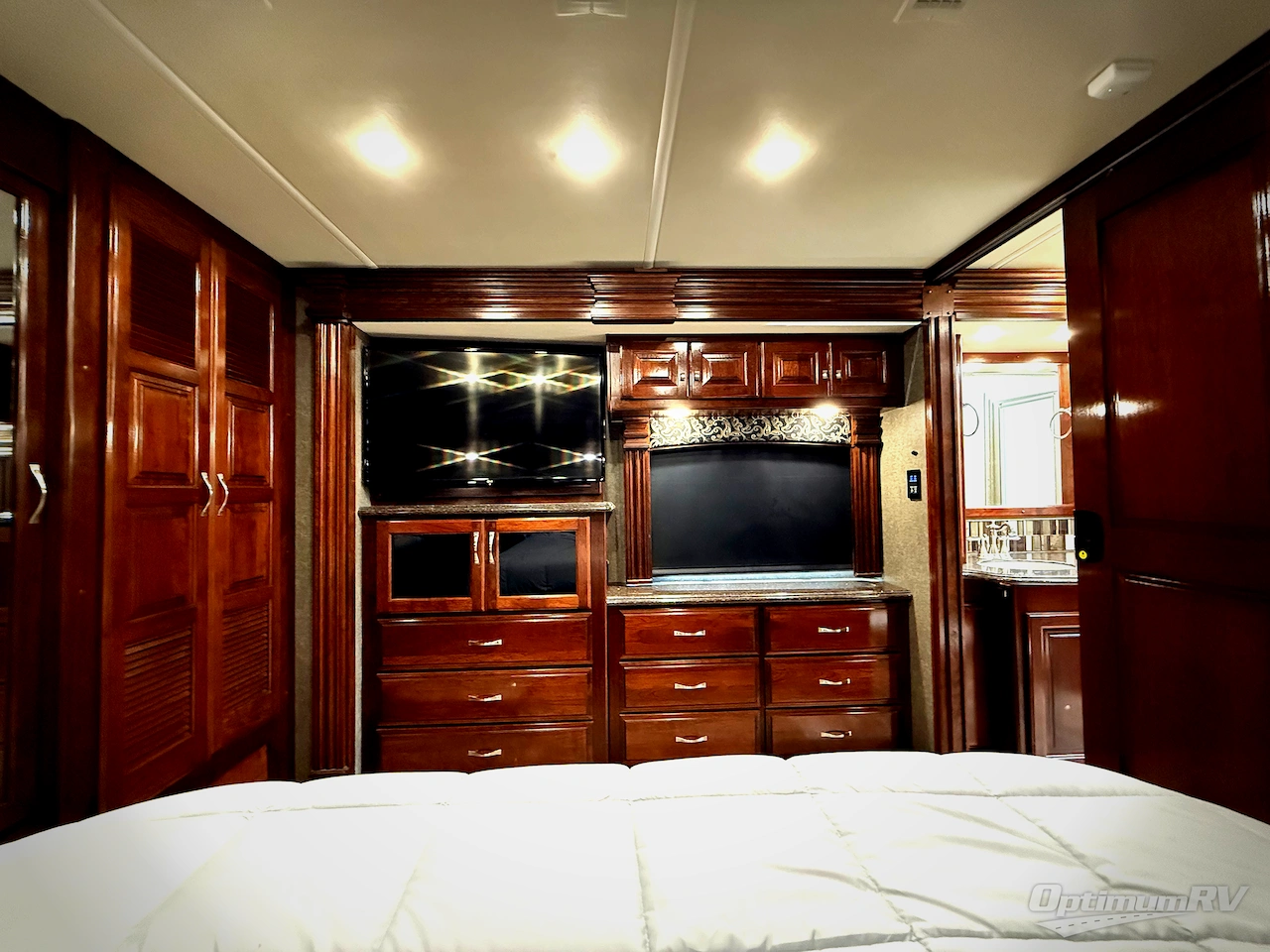 2018 Fleetwood Discovery 39F Photo 21