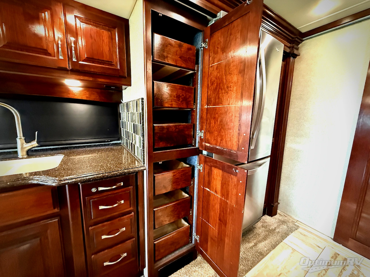 2018 Fleetwood Discovery 39F Photo 23