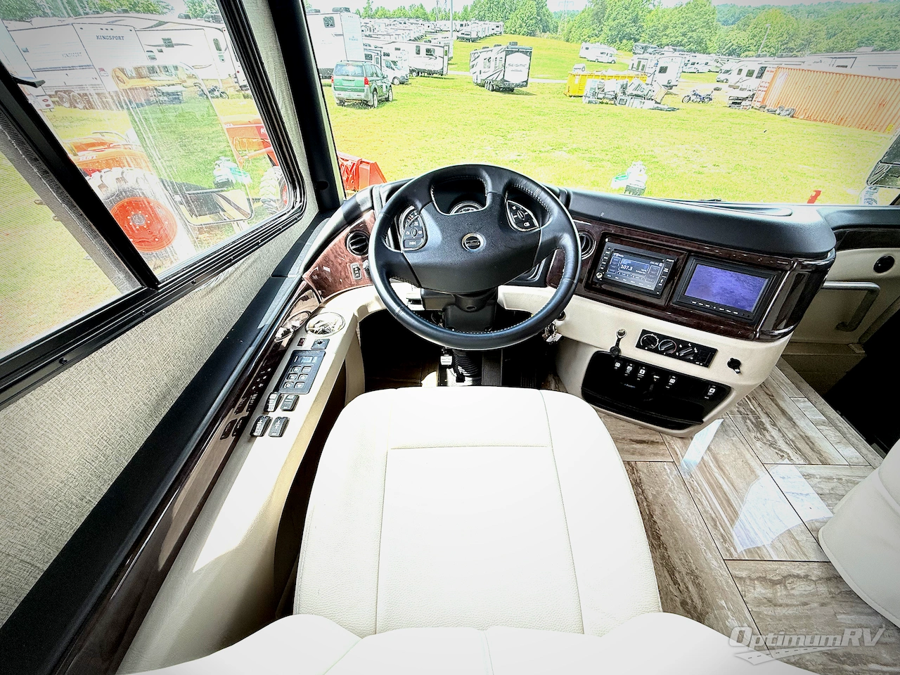 2018 Fleetwood Discovery 39F Photo 25