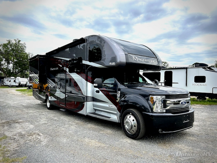 2021 Thor Magnitude BH35 RV Photo 1