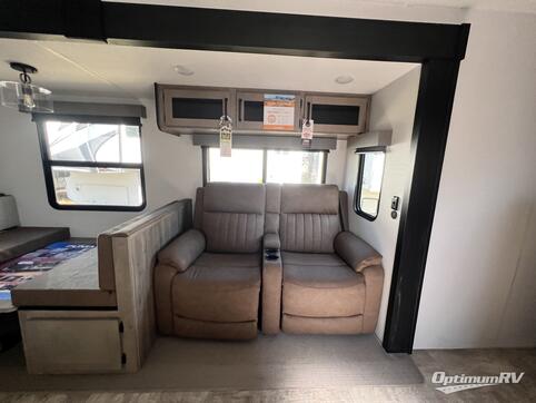 2025 Palomino Puma 32BHQS RV Photo 2
