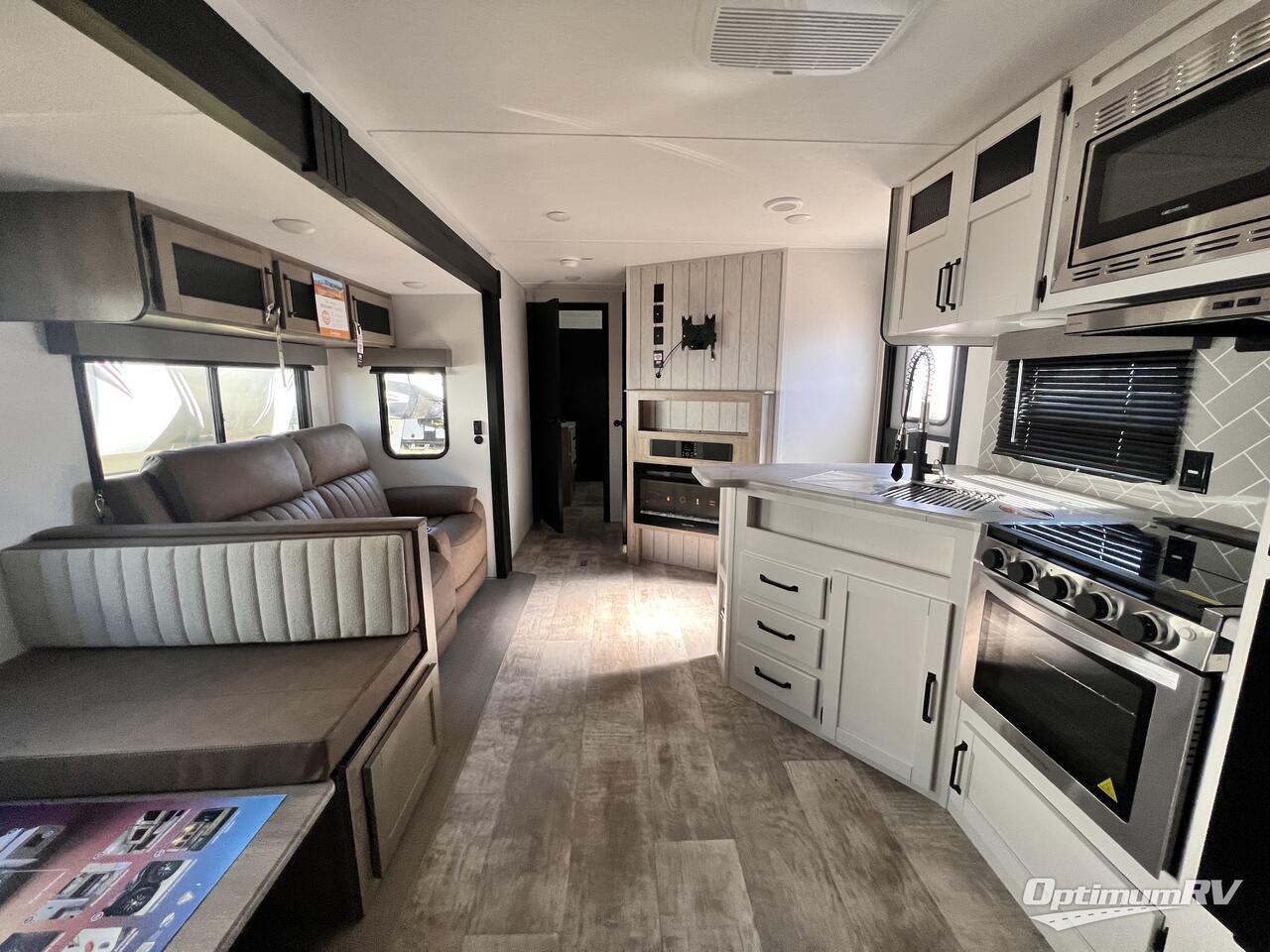 2025 Palomino Puma 32BHQS Photo 5
