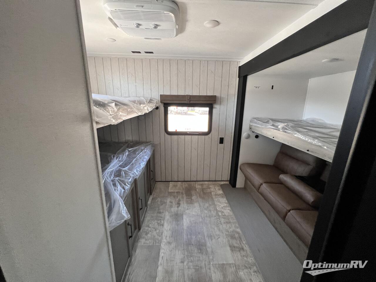 2025 Palomino Puma 32BHQS Photo 17